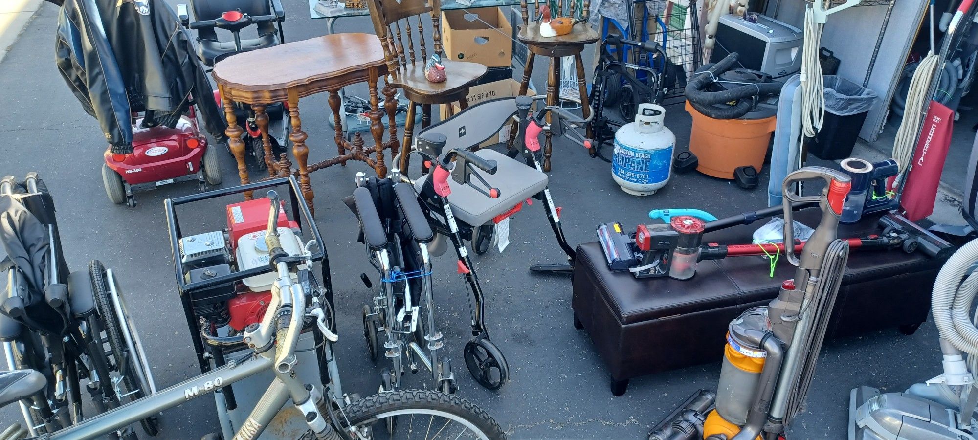 SELLING 2 BAR STOOLS A VACUUM A GAS BBQ TANK 5 WHEELS HITCH GARDEN COLECTION BOUNCH OF GOOD STUFF FURNITURE ANTIQUE Just Call First