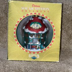 Mistletoe Magic Solar Motion Ornament Toy Shop 1995