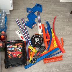 Hot Wheel Tracks/Case/Hot Wheel Cars