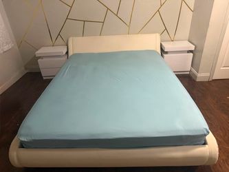 Modern Low-Profile Platform Bed Frame+ mattress