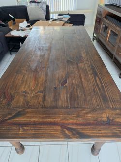 Dining room table
