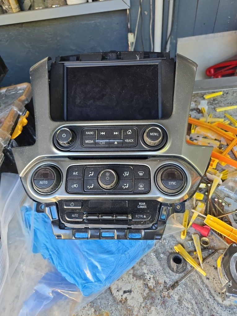 2015 Chevy Suburban Original Head Unit.