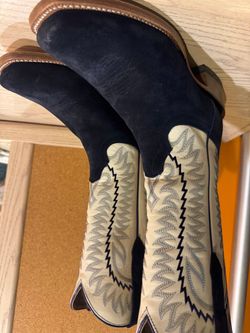 Ariat rough outs