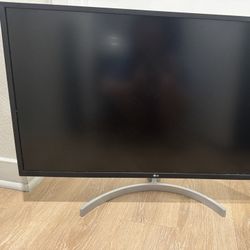 32 inch 4K LG UltraFine Display 