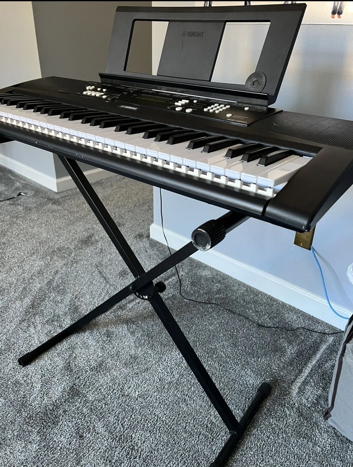 Yamaha EZ220 Portable Keyboard