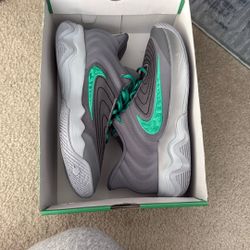 Nike Giannis Immortality 4