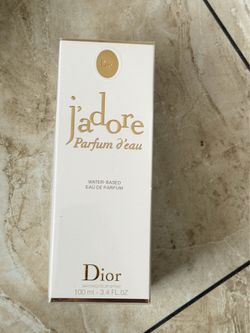 J’adore perfume Dior fragrance nice smell long lasting