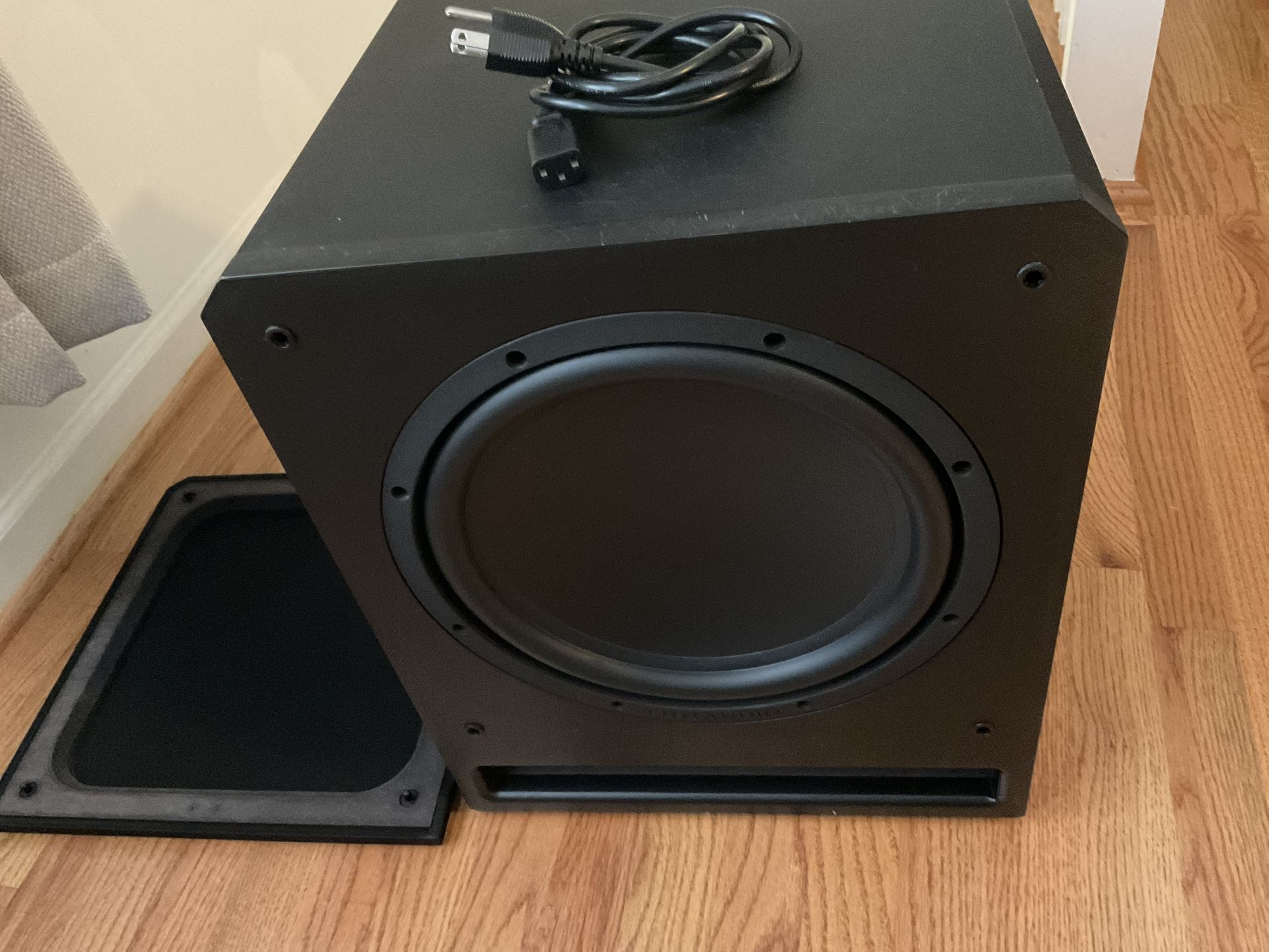 TRUAUDIO SS-12 Powered slot subwoofer with 12" driver, 250W internal amplifier.