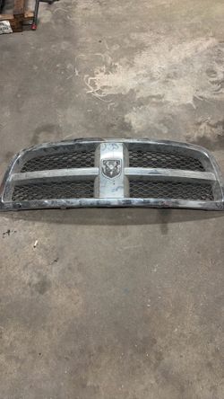 2009–2012 Dodge Ram 1500 Front Grille