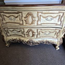 Hammary Furniture Hidden Treasures Bombe Chest