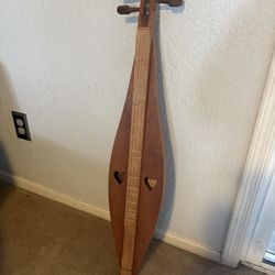 Used Two Heart Shaped - 3 String Appalachian mountain dulcimer Now For Just 60dlls (Alvernon & Valencia)