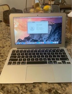 Apple MacBook Air 2015 in great condition $70 obo