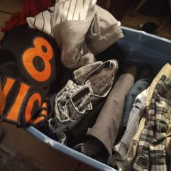 3 Toads Full Of Men All Name Brand Clothes And Shoes Of All Sizes