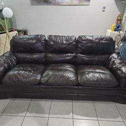 2 Sofas. O Salas?