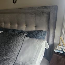Z Gallerie Velvet Silver Tufted King Size Headboard