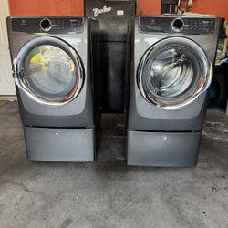 Electrolux Washer & Dryer With Pedestals 