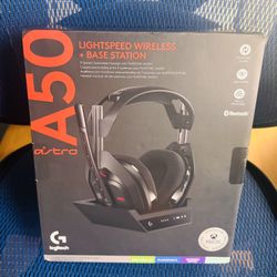 Logitech - Astro A50 LIGHTSPEED Wireless Gaming Headset + Base Station (Gen 5) for Xbox, PlayStation 5, PC/Mac or Nintendo Switch - Black
