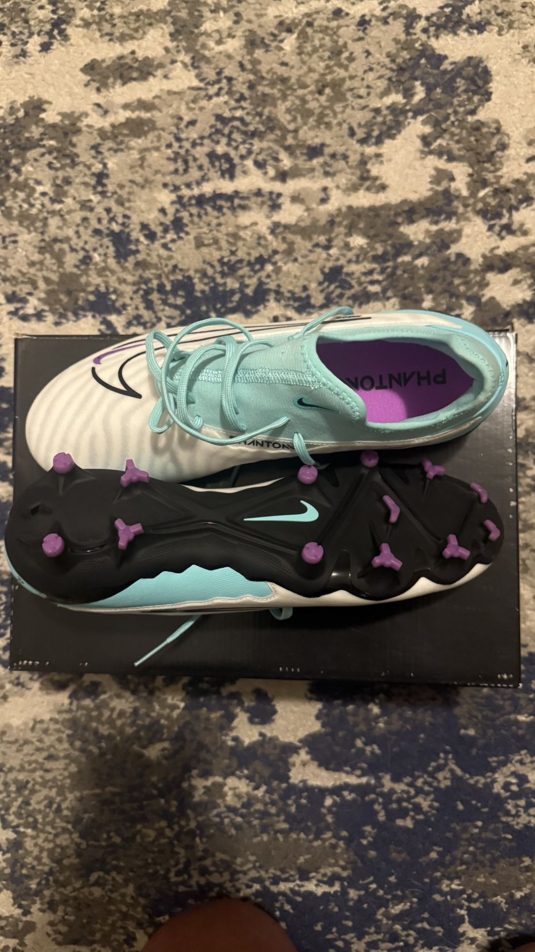 Nike Soccer Cleats Phantom Size 8