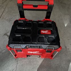 Milwaukee Rolling Packout