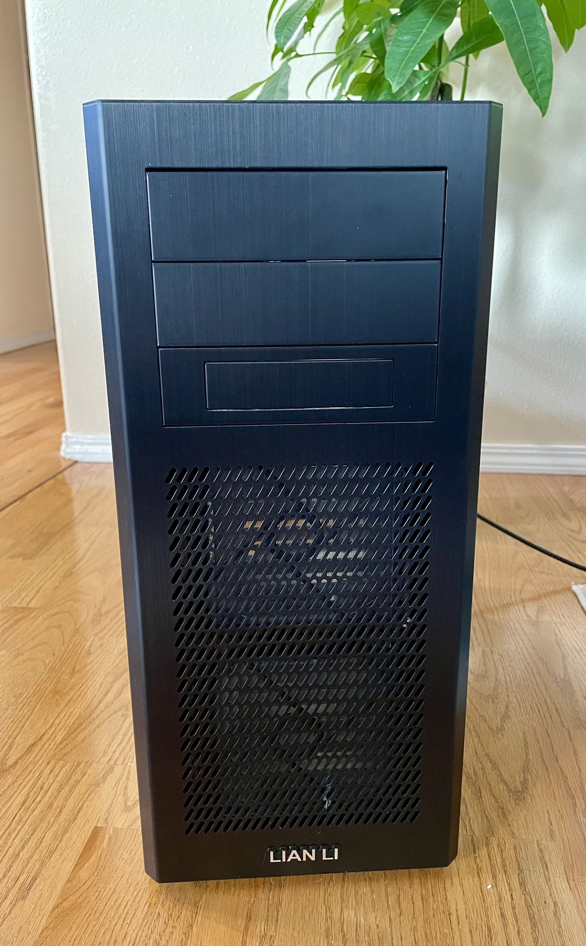 LIAN LI PC-9F Black Aluminum ATX Mid Tower Computer Case