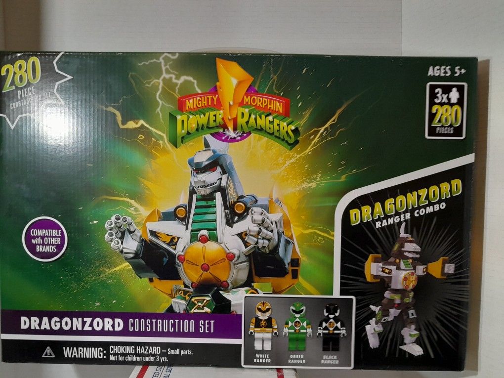 Power Ranger Dragonzord Construction Set.