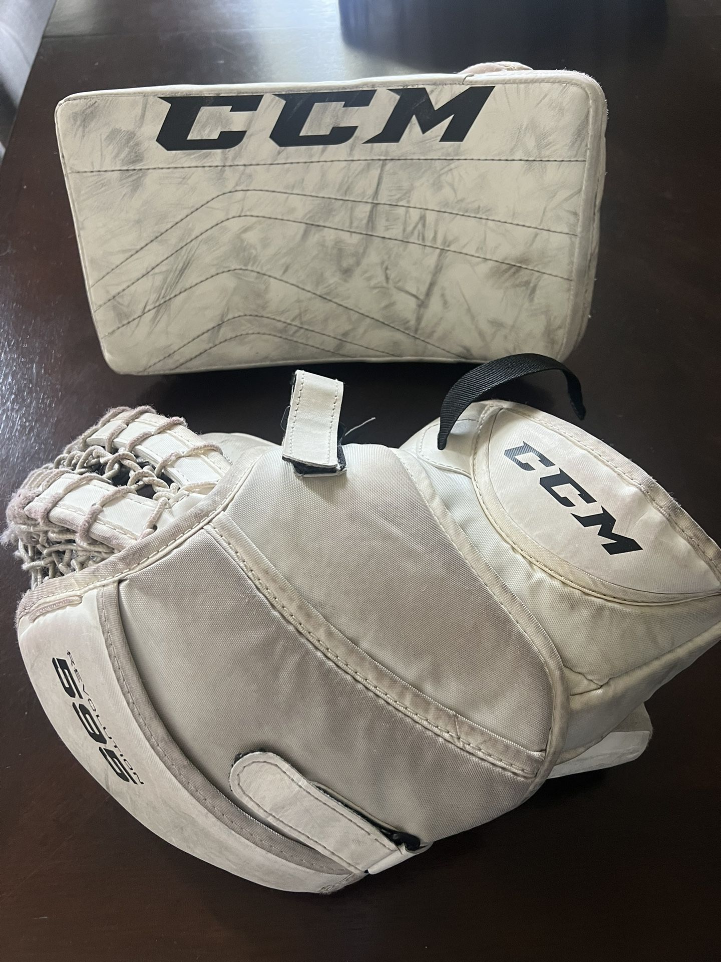 CCM Revolution 595 Glove And Blocker Pair JR Regular