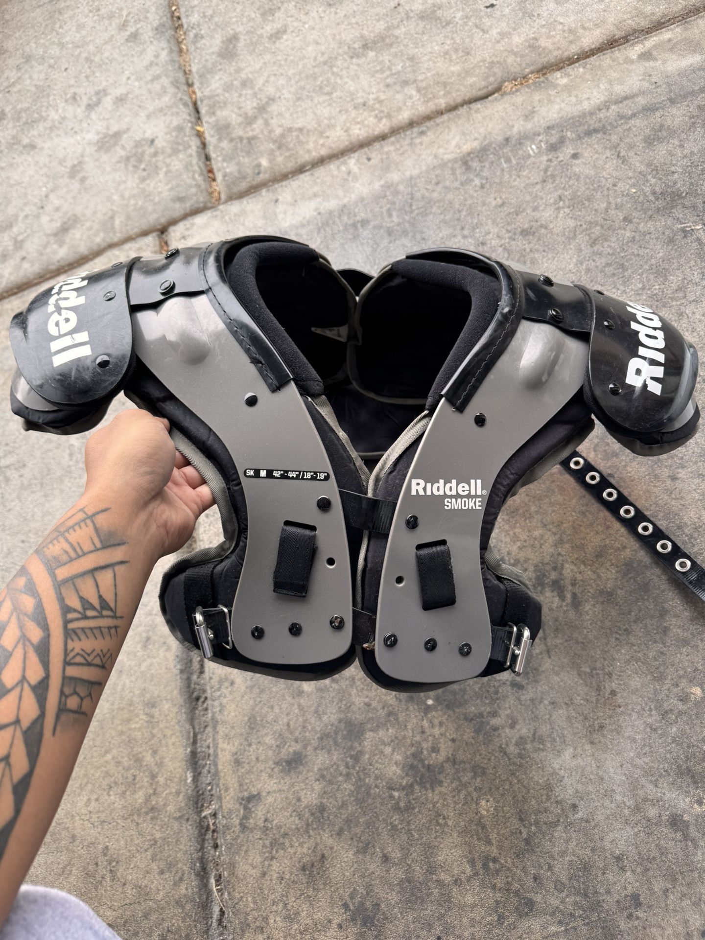 Riddell SK Smoke Pads Medium 42”-44”/18”-19”