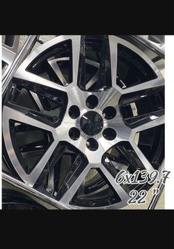 Level up your truck or SUV with a fresh set of 22s! 🛞🔥 ​⚡ Size: 22" 💥 Bolt Pattern: 6x139.7 (6x5.5) 🛻 Fits: Chevy Silverado/Tahoe, GMC Sierra/Yuko