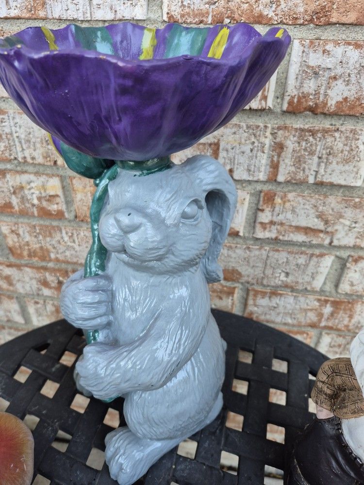 Bird Baths/ Feeder H 12"1/2, W 6"1/2 x 6"1/2, Solid Resin 