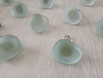 Translucent green knobs (18 total)