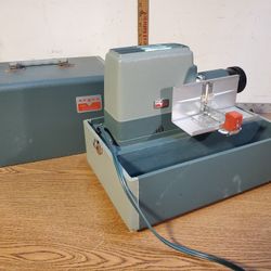 Argus 300 Automatic Slide Projector w/ Carrying Case - Tested & Working