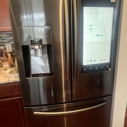 Samsung Family Hub Refrigerator 
