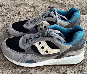 SAUCONY