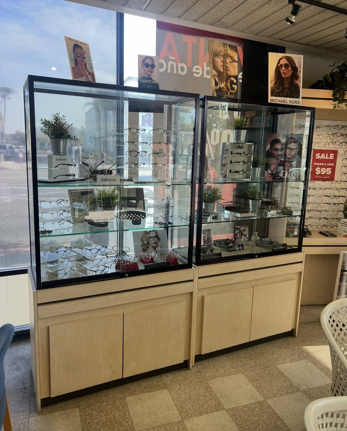 Display Furniture Retail Optometrist Collectables