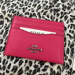COACH Women’s Cardholder in Dragonfruit 
