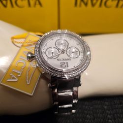 WOMEN'S NEW NICE LUXURY SILVER-TONE AUTHENTIC INVICTA CHRONOGRAPH WATCH.