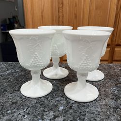 Vintage Lot of 4 Milk Glass Indiana Harvest Grape Pattern Wine. / Water Goblet.  Size approximately 5 1/2 inches tall.  Preowned Excellent condition. 