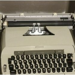 SEARS ROEBUCK AND CO. CELEBRITY POWER 12 PORTABLE WITH CASE ELECTRIC TYPEWRITER