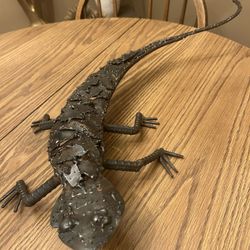 Metal art lizard sculpture- 22" long 