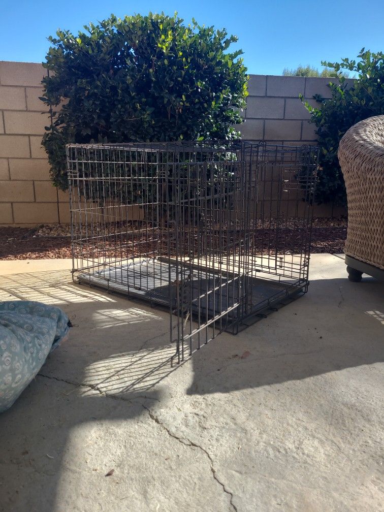 Medium  DOG CRATE 