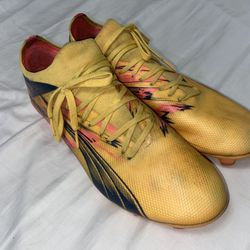 Puma Soccer Cleats Men size 10