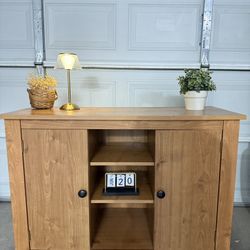 Buffet/cabinet/sideboard