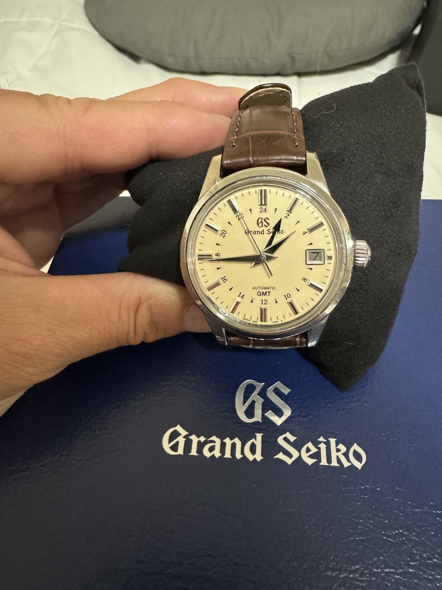 🕰️ Grand Seiko Automatic GMT SBGM221 – MINT Condition – $4,200