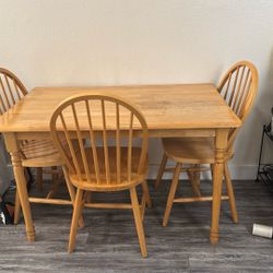 Kitchen Table And 4 Chairs 