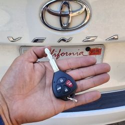 Car Keys / Llaves De Carro