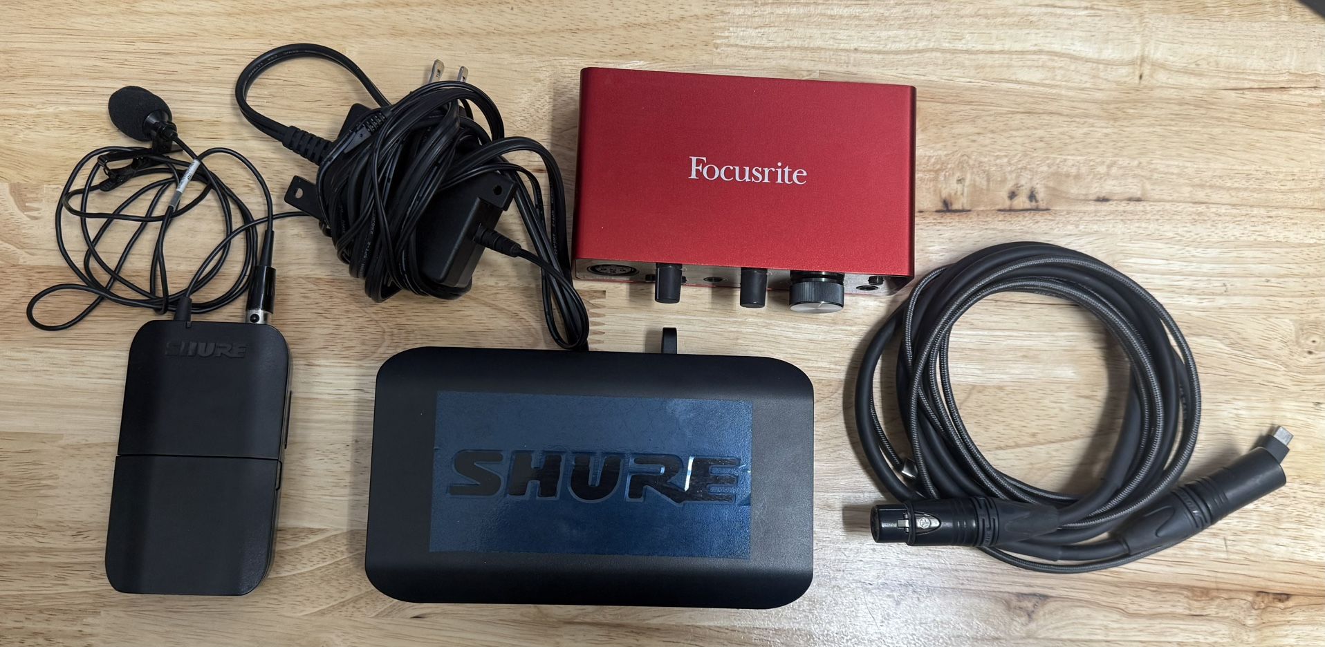 Shure BLX4 H10 / BLX1 H10 & Scarlet Solo [Audio Interface/ Bodypack Transmitter / Wireless Receiver]