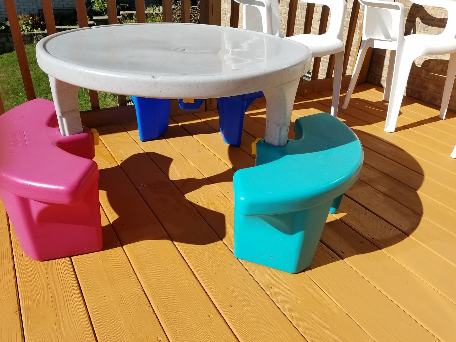 Kid's picnic table