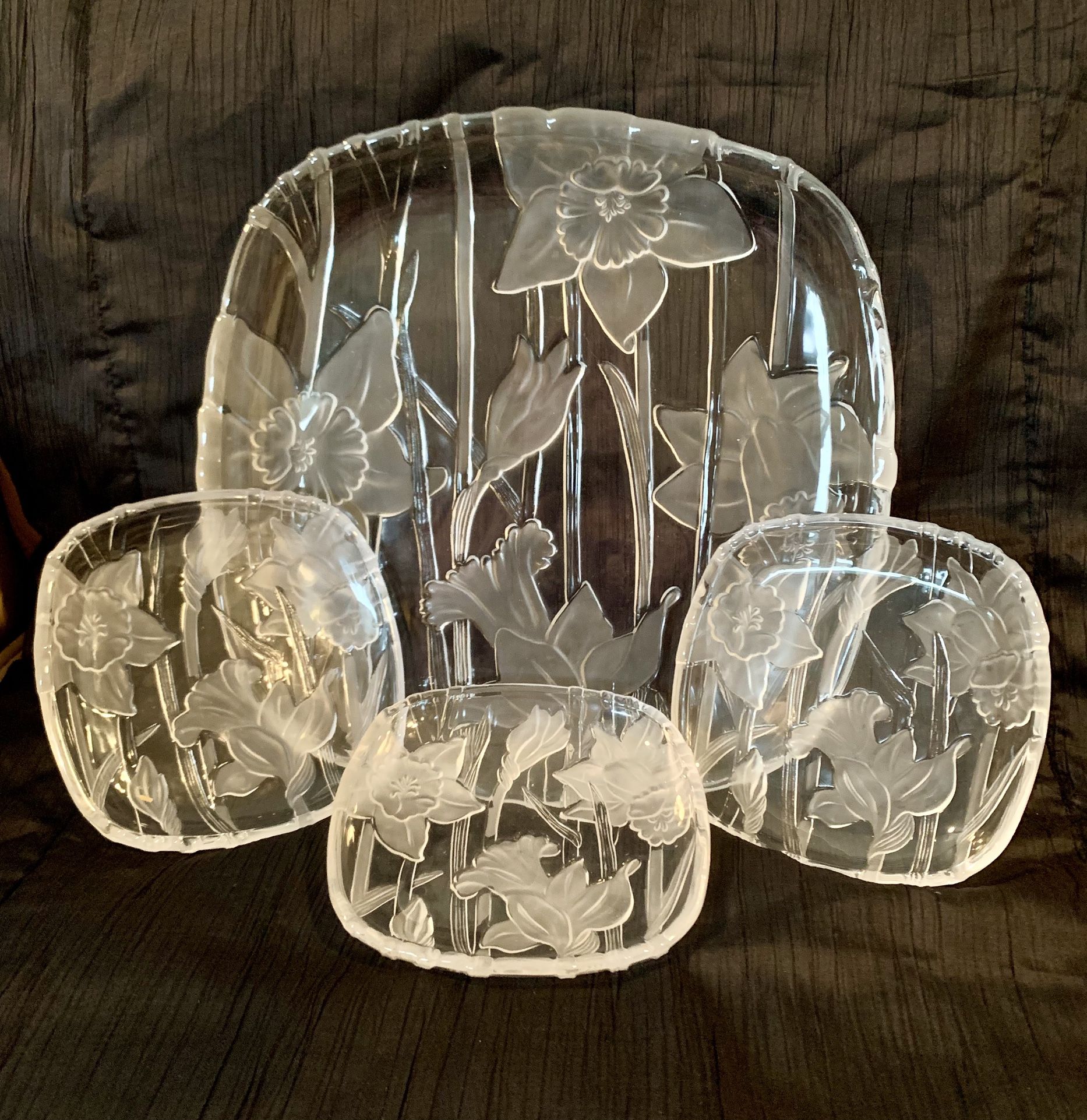 Beautiful Crystal Daffodil Serving Set 4pc