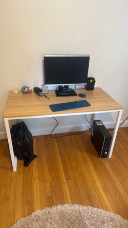 Free desk
