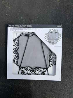 Metal Wire Jewelry Easel
